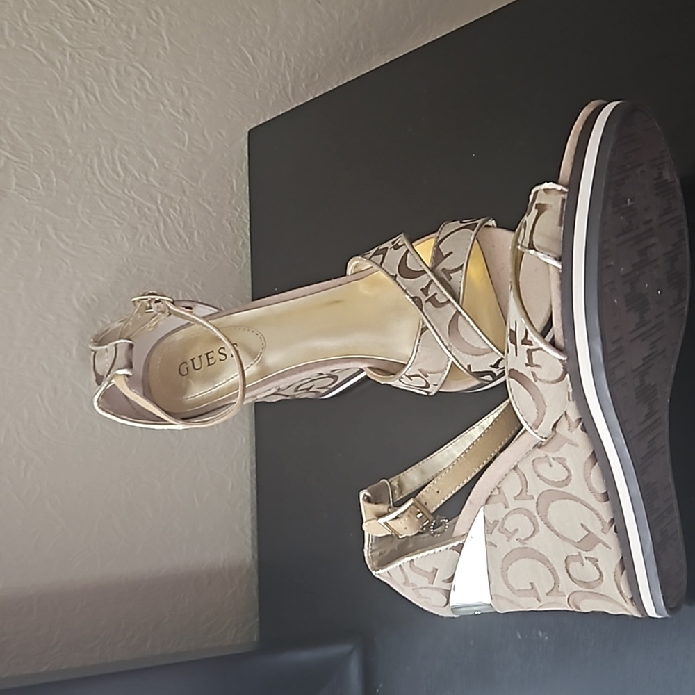Women Guess wedges